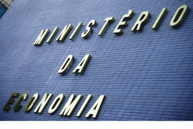 Regra fiscal traz avanço, mas ainda gera incerteza, dizem economistas