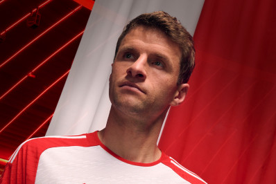 Camisa principal do Bayern para a temporada 2023/24 será predominantemente branca; veja imagens