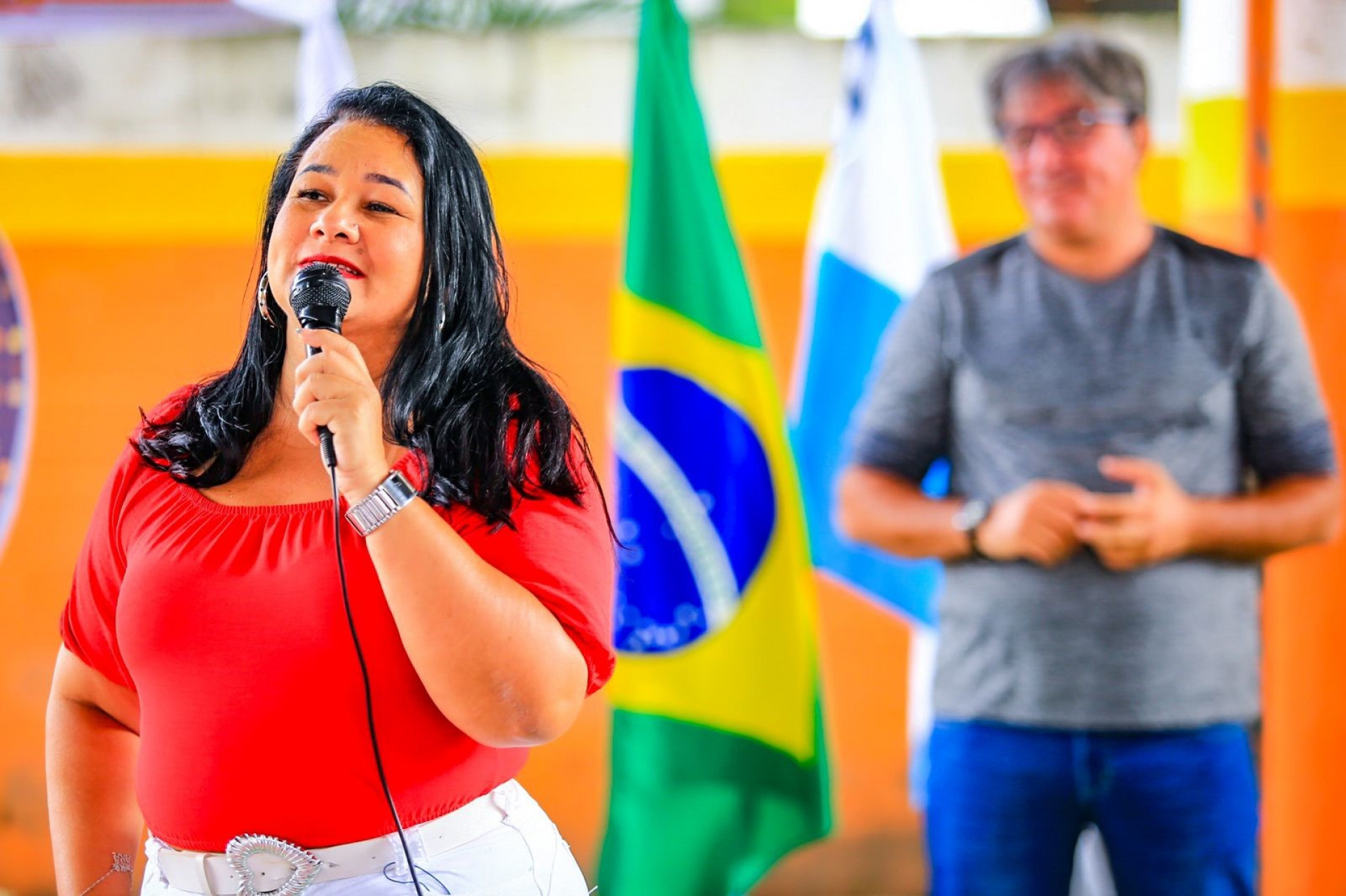 A diretora Claudia Sueli frisou que o pr&ecirc;mio &eacute; merecedor, pois Jo&atilde;o Carlos sempre foi um professor dedicado - Rafael Barreto / PMBR