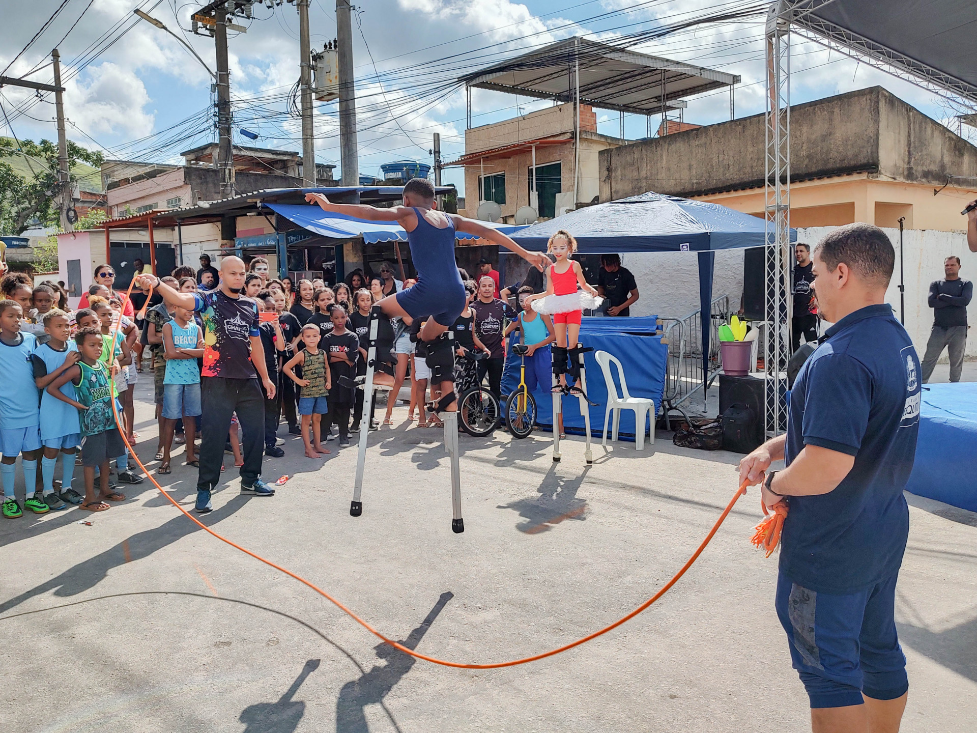 Evento de entrega do espa&ccedil;o tamb&eacute;m contou com apresenta&ccedil;&otilde;es art&iacute;sticas e esportivas, al&eacute;m de atividades de lazer - CESAR DE OLIVEIRA