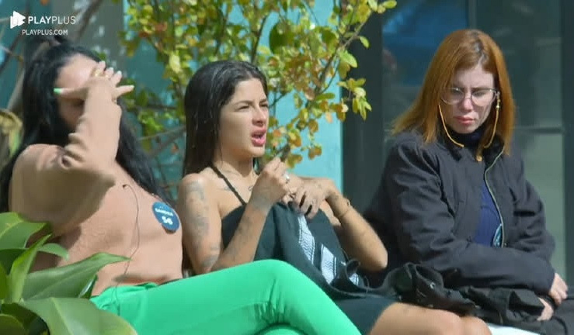 Sandra, mãe de Rico Melquiades, e Lary Bottino esão em 'A Grande Conquista' junto de  - Reprodução/Playplus