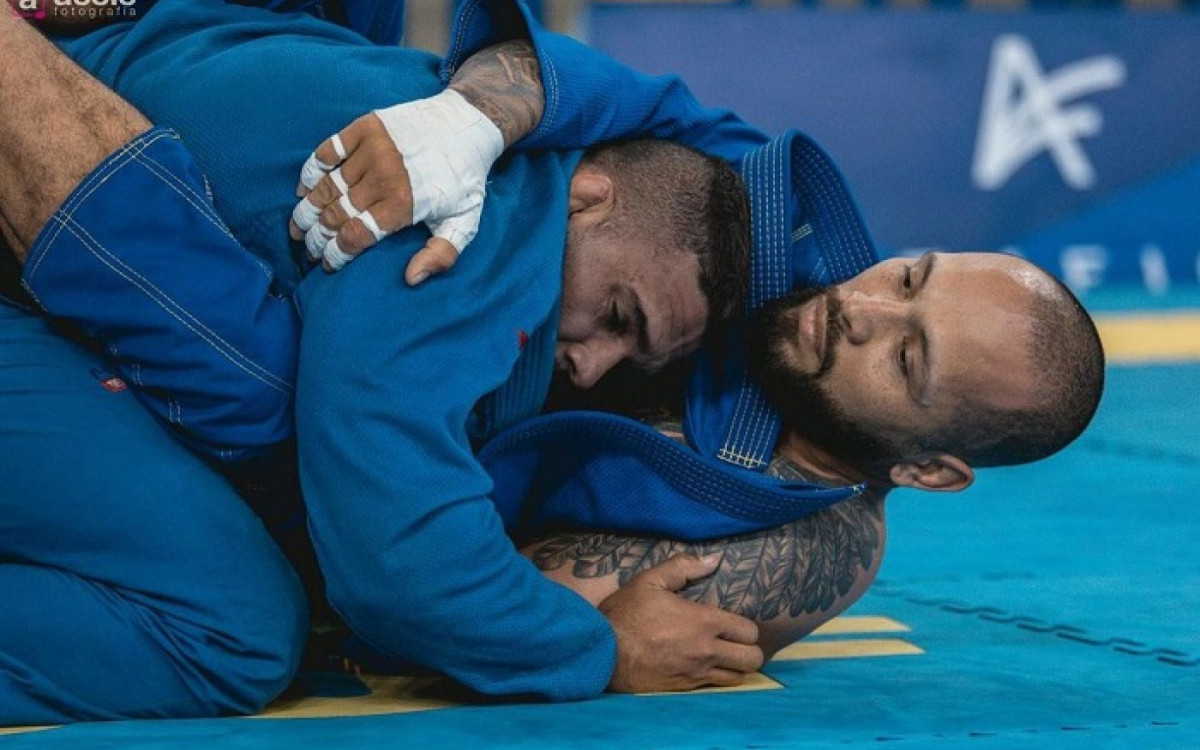 Rodrigo Caixa entra no lugar de Luis Marques