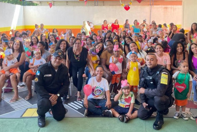 Creche Fátima Nunes comemora o Dia das Mães com música e brincadeiras em Belford Roxo