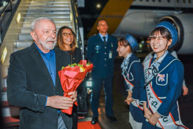 Lula chega ao Japão para participar do G7 e negociar termos de críticas à Rússia