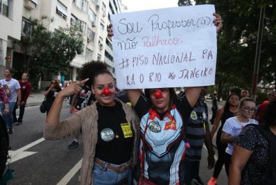 Após greve dos professores, Governo do Estado garante pagamento do piso salarial