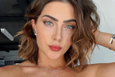 Jade Picon seduzida pelo mar