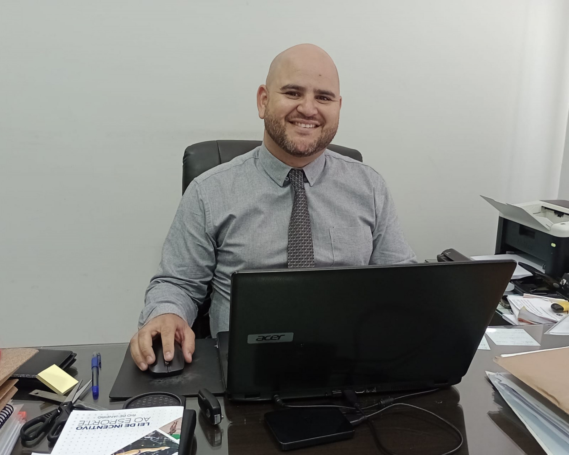 O diretor Jur&iacute;dico da SE Belford Roxo, Tiago Gomes, acredita em um bom desempenho da equipe no Carioc&atilde;o - Divulga&ccedil;&atilde;o