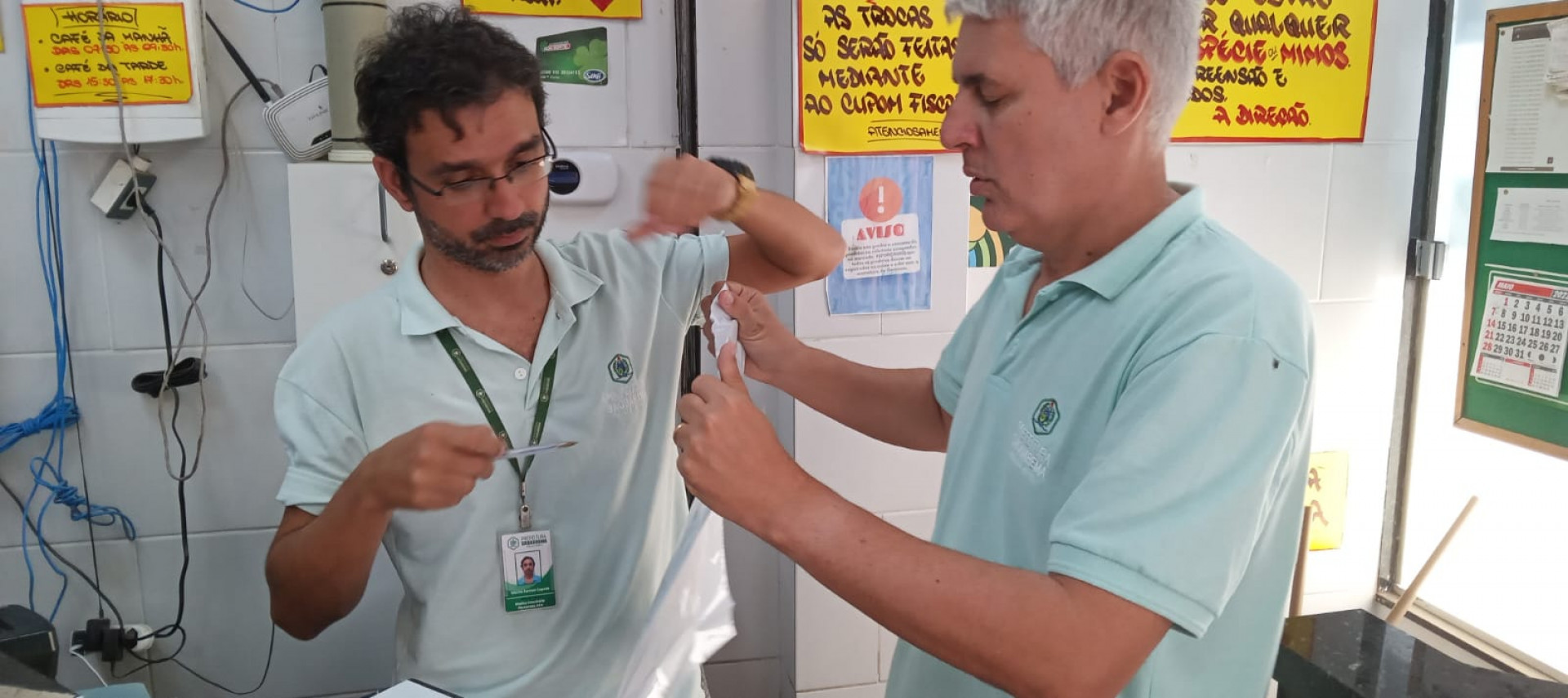 Prefeitura de Saquarema realiza ação de coleta e monitoramento de alimentos comercializados em estabelecimentos do município - Divulgação/Prefeitura de Saquarema