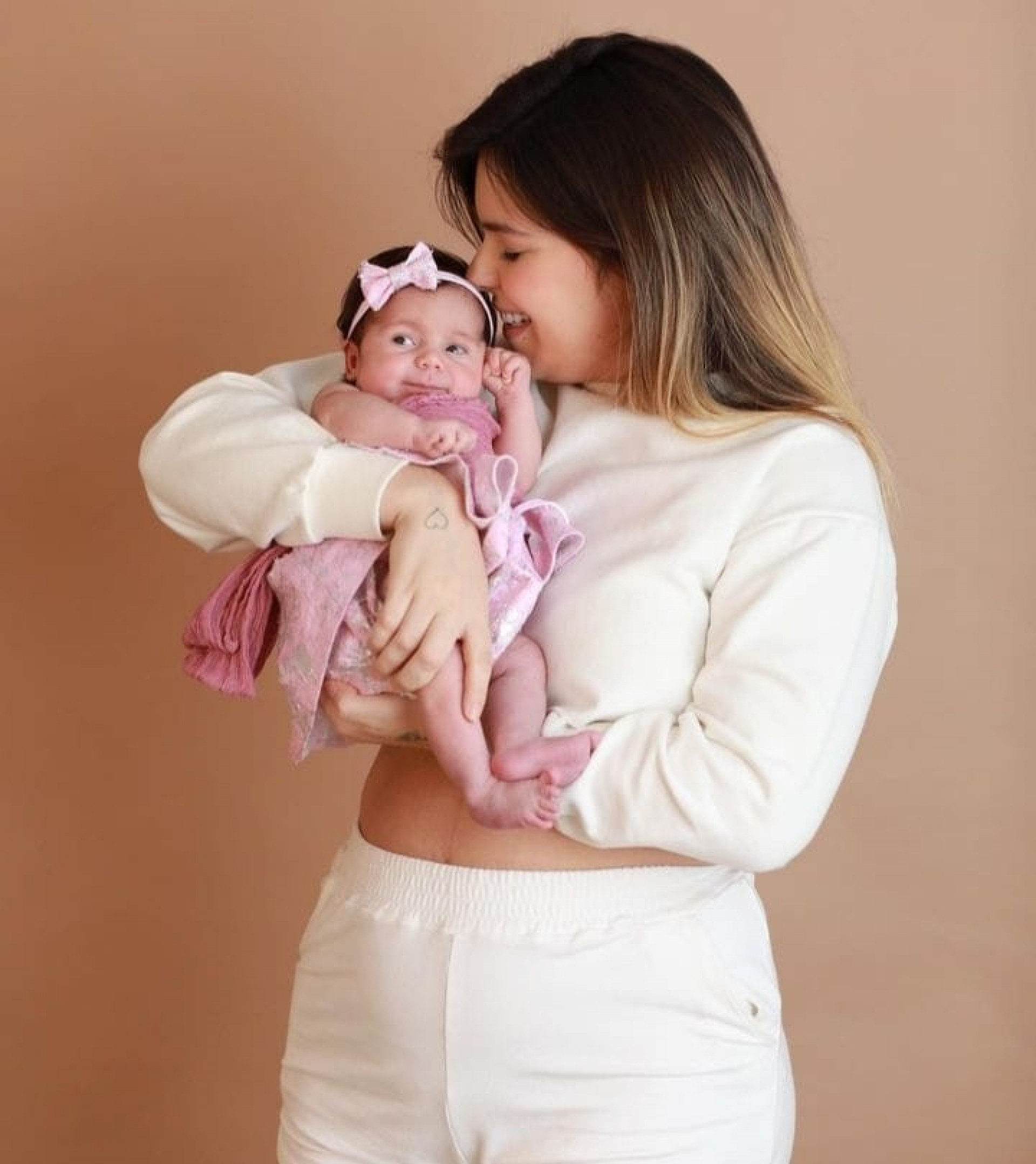 Viih Tube com a filha, Lua, de 1 mês - Reprodução/Instagram