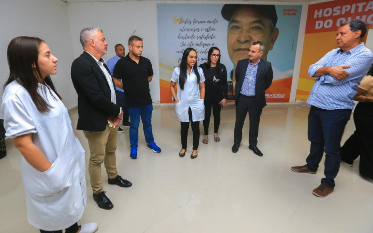 O prefeito Waguinho e representantes do Minist&eacute;rio da Sa&uacute;de visitaram o Hospital do Olho