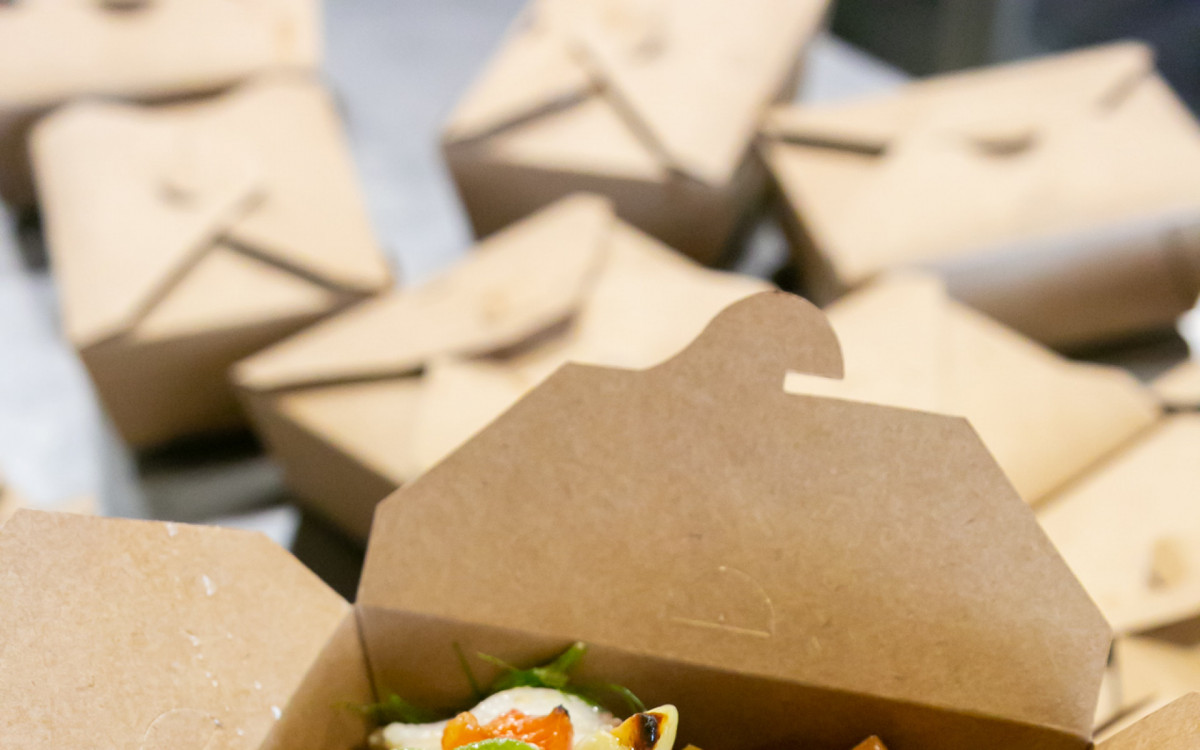 Quentinhas das cozinhas solidárias da ONG Gastromotiva  - Alê Karmirian / Gastromotiva