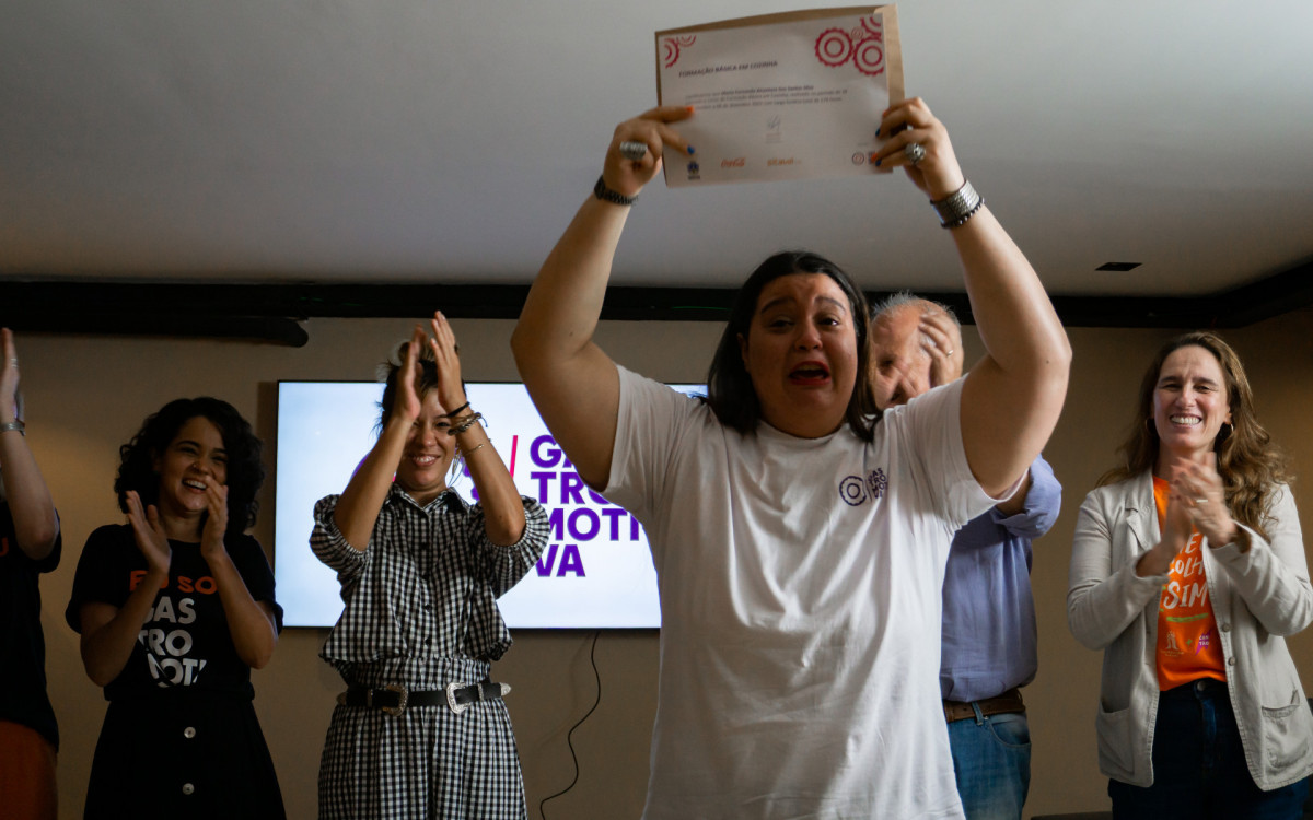 Formatura da 1 ª turma de Formação Básica em Cozinha, pós pandemia, em Petrópolis, na região serrana, em dezembro de 2022 - Julio Oliveira / Gastromotiva