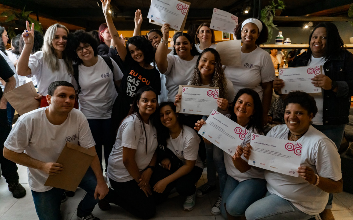 Formatura da 1 ª turma de Formação Básica em Cozinha, pós pandemia, em Petrópolis, na região serrana, em dezembro de 2022 - Julio Oliveira / Gastromotiva