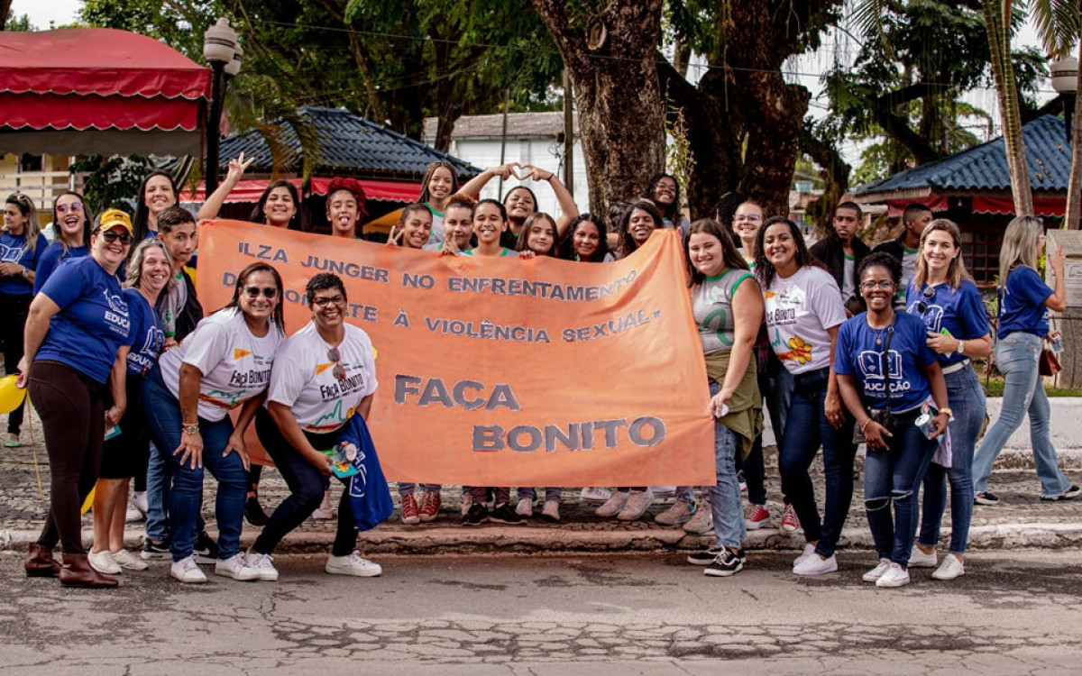 Estudantes da rede municipal de ensino participam de mobilização