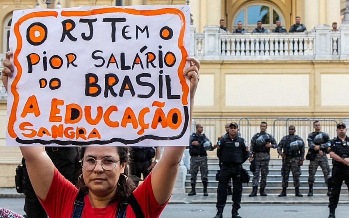 Nas demais escolas, a média é de 50 a 70% e segue em crescimento, apesar de alegarem que as horas extras serão retiradas dos professores que participarem do movimento.