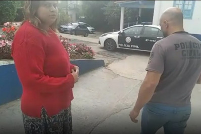 Saiba o que alegou mulher presa por suspeita de queimar viva e esfaquear amiga em Arraial