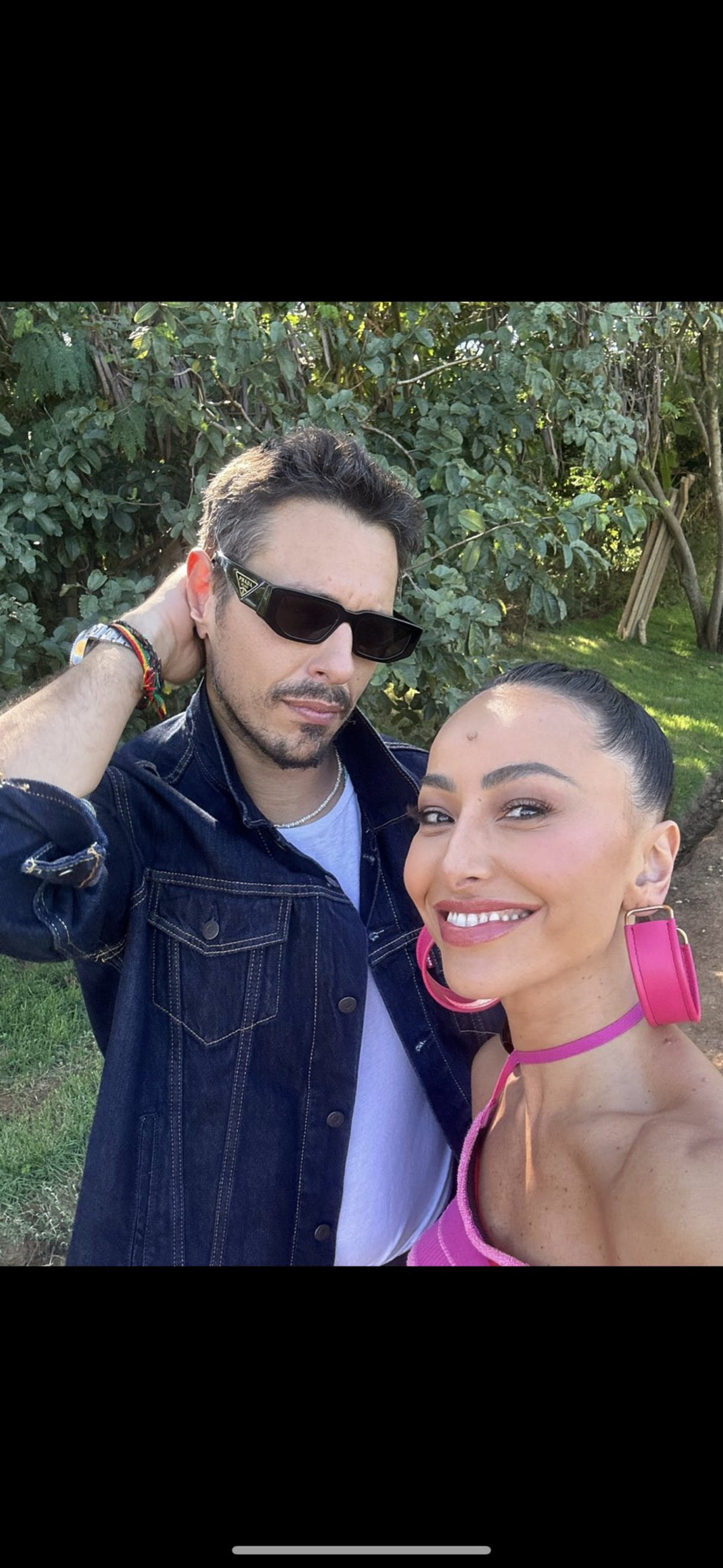 João Vicente de Castro e Sabrina Sato posam juntos para divulgar reality show - Reprodução Internet