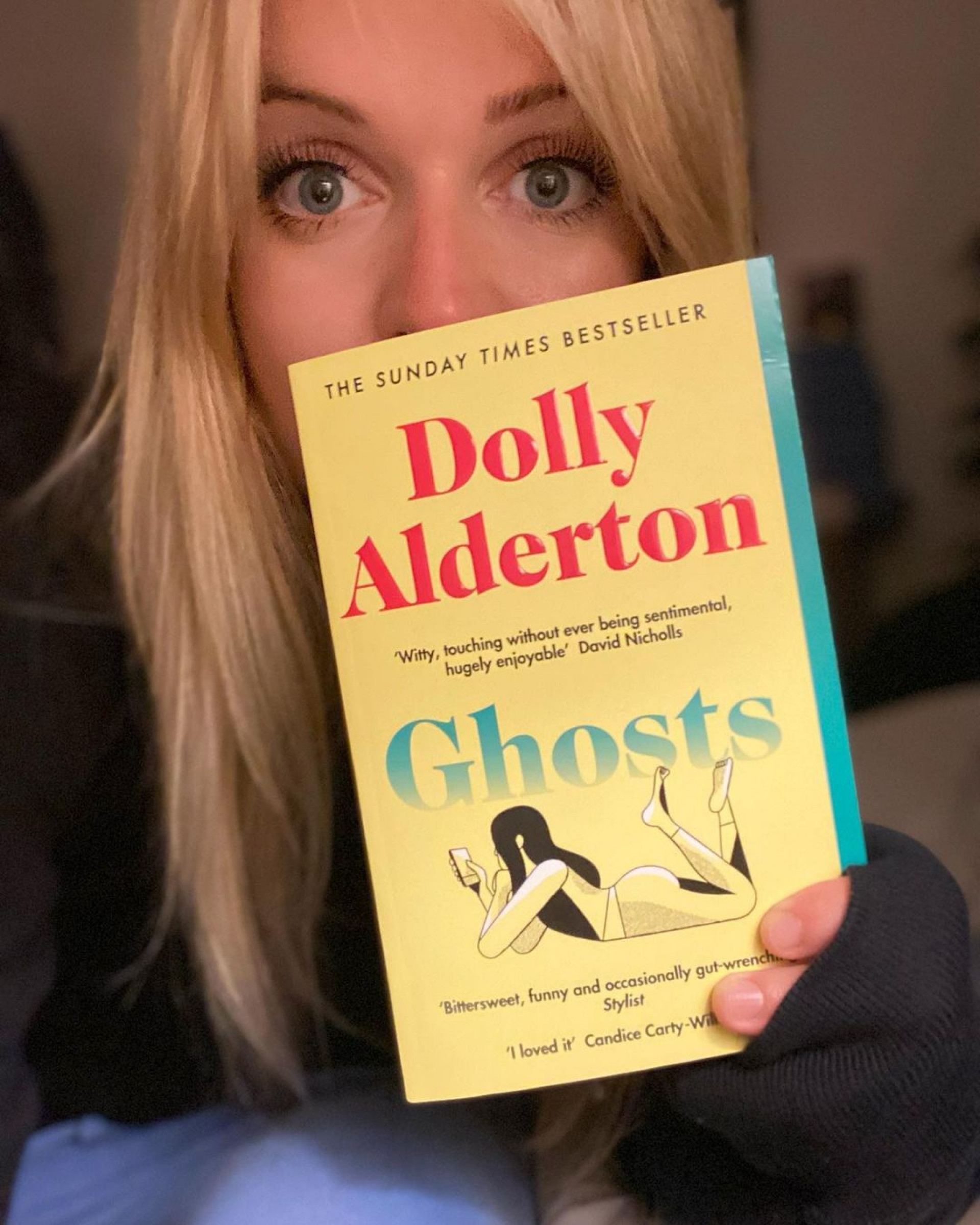 Dolly Alderton, de 35 anos, é autora de 'Oi, Sumido' e 'Tudo Que Eu Sei Sobre o Amor' - Reprodução Internet