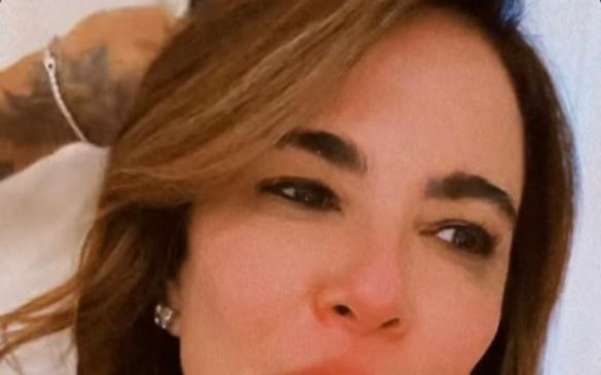 Luciana Gimenez passa perrengue em viagem e precisa tomar banho de panela