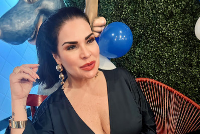 Solange Gomes ganha festa surpresa de aniversário em restaurante no RJ
