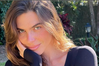 Mariana Goldfarb garante elogios ao usar look básico em casamento de amigos: 'Deusa'