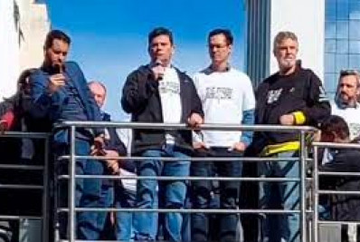 Ao lado de Deltan, Moro pede orações para ‘afastar sombras dos corações e mentes’ de Brasília