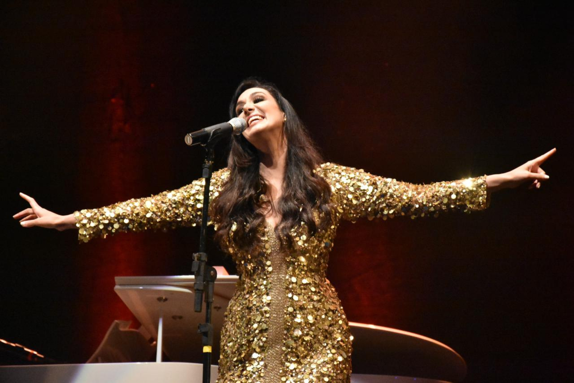 A cantora Marina Elali e o maestro Eduardo Lages, apresentaram a bem sucedida turnê