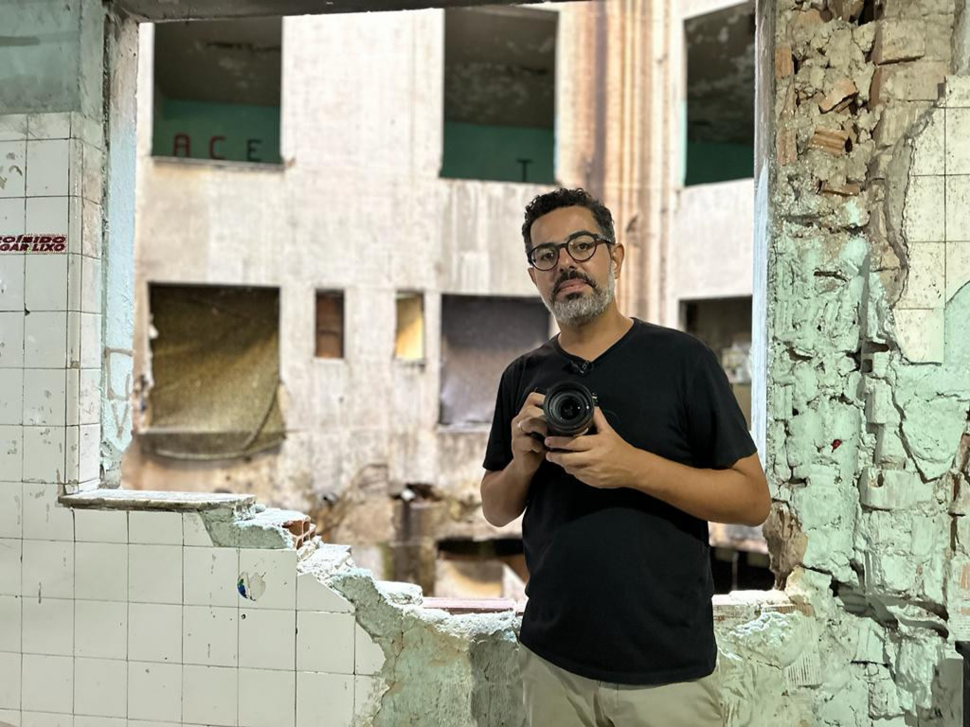 Chico Regueira estreia a série 'Ocupações' no 'RJ2' - Globo/ Divulgação