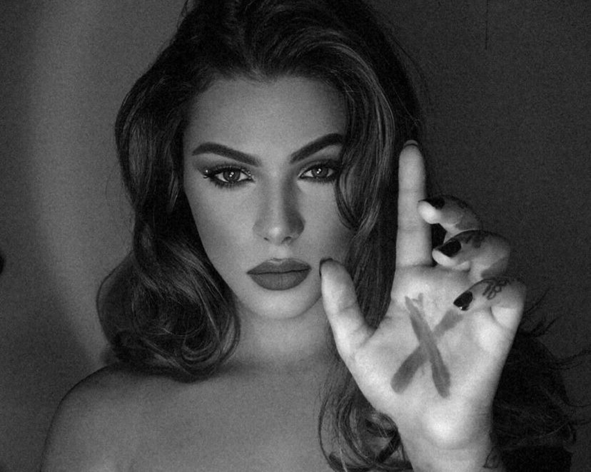 Sophia Barclay, ex-affair de Thomaz Costa, expõe o ator, acusando-o de assédio e transfobia - Reprodução / Instagram