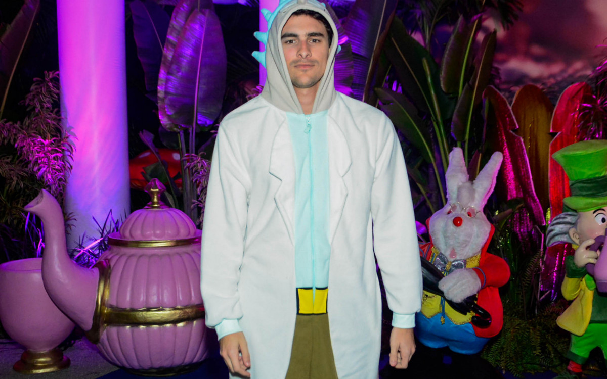 Bruno Mataleone durante festa à fantasia de Giovanna Lancellotti