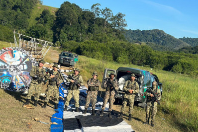 PM impede festival e apreende balão de 50 metros na Baixada Fluminense