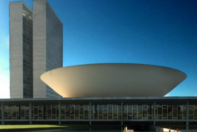 Com inclusão de gatilhos, Câmara vota arcabouço fiscal no próximo dia 24