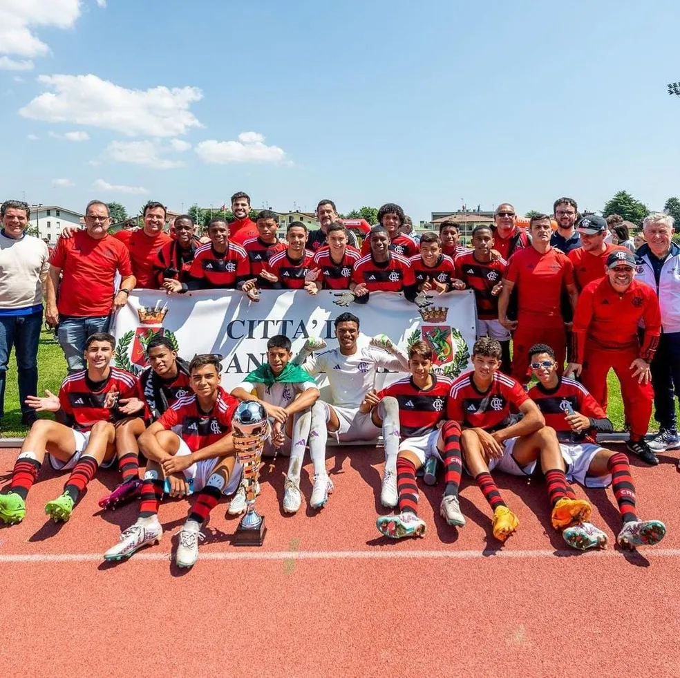 Com golaço, Flamengo conquista título internacional na base. Veja lance