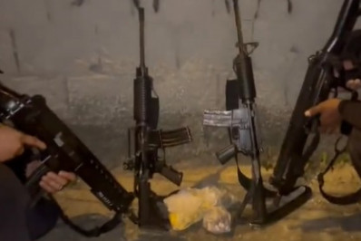 Polícia Militar prende seis e apreende dois fuzis em Duque de Caxias