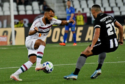Samuel Xavier lamenta erro em substituição do Fluminense: 'Não queria sair'