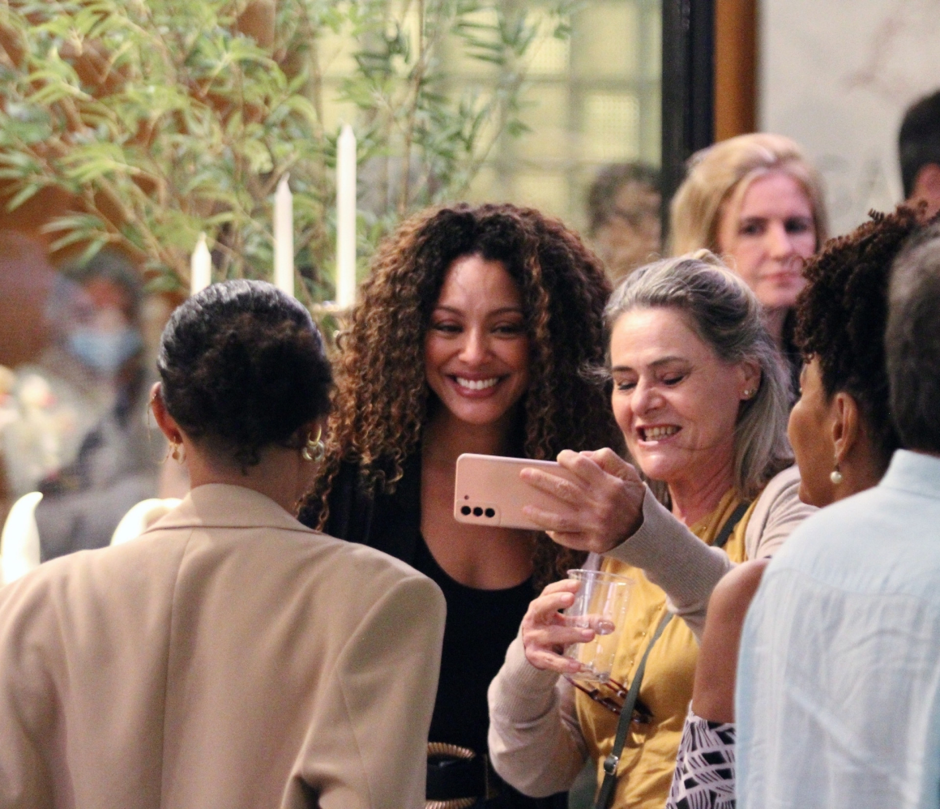Sheron Menezzes passeia em shopping do Rio - Adão/Ag. News