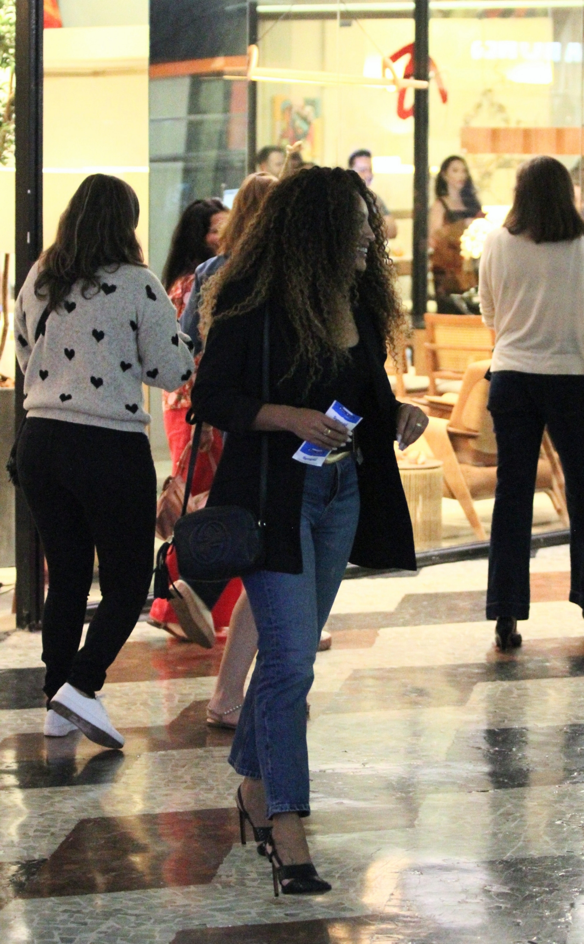 Sheron Menezzes passeia em shopping do Rio - Adão/Ag. News