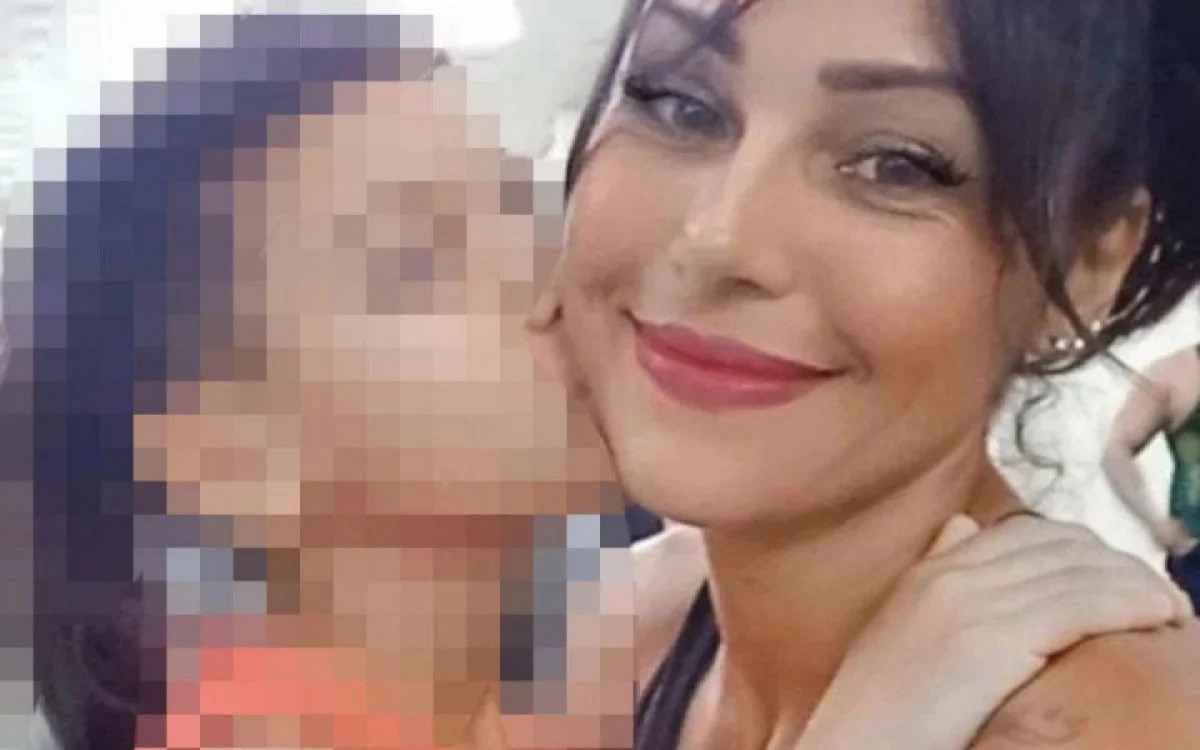 V&iacute;tima foi morta pelo ex-marido na frente do filho, de 8 anos; o assassino disse v&aacute;rias vezes ao menino que "ia dar um tiro na cabe&ccedil;a da m&atilde;e dele"