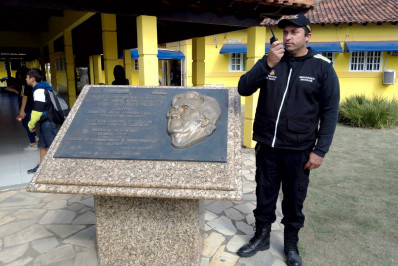 Agentes de Araruama vão interagir através de rádios comunicadores nas unidades de ensino 