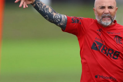 Jorge Sampaoli libera lateral do Flamengo para buscar outra equipe