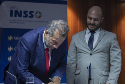 Carteira Meu INSS+ dá desconto em farmácias, cinemas, shows e serviços