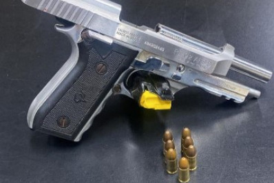 Homem é preso com arma dentro de bar no centro de Cabo Frio