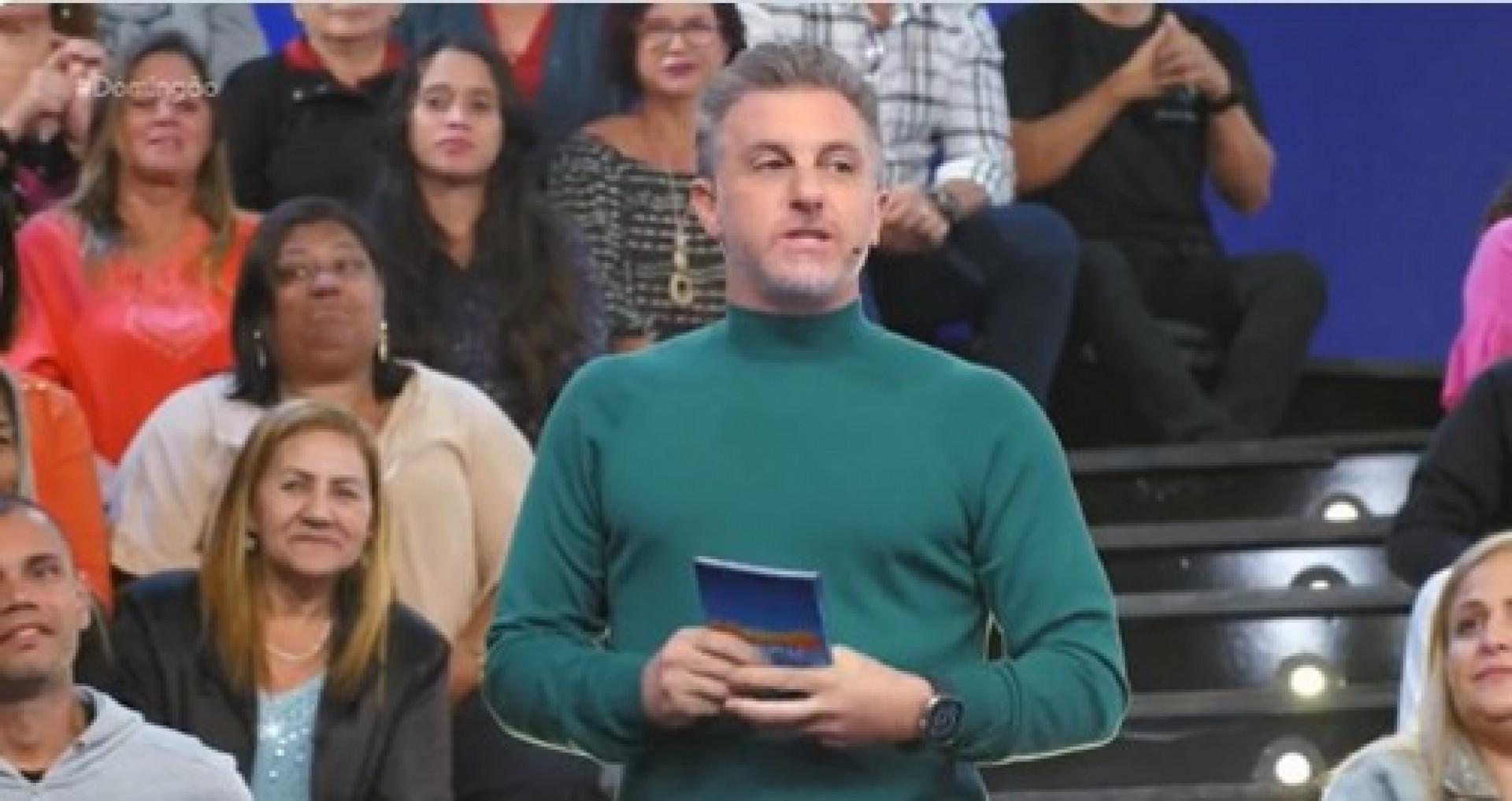 Luciano Huck iniciou o 'Domingão' com imagens do SBT - Reprodução/Globo