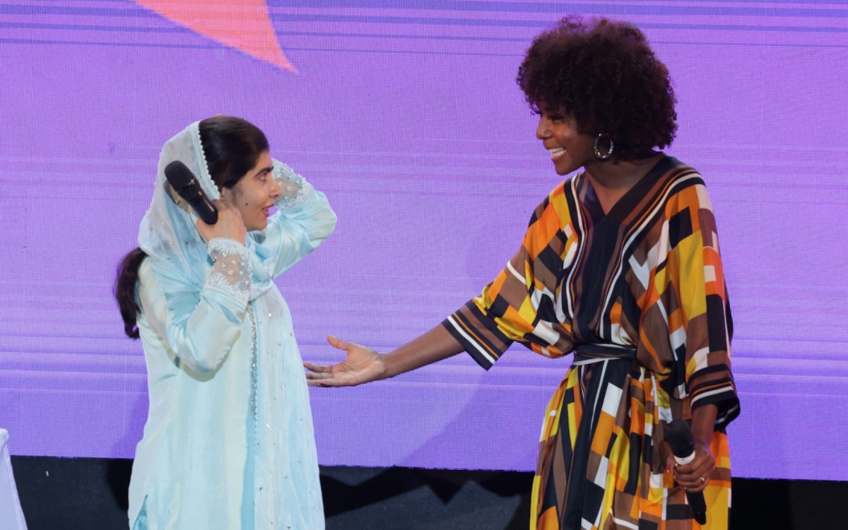 Malala Yousafzai e Maju Coutinho durante a 5&ordf; edi&ccedil;&atilde;o do Festival do Leitor