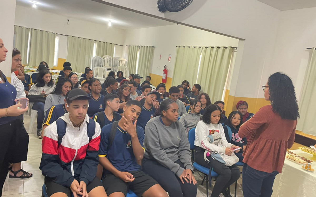 Lan&ccedil;amento do livro "Confiss&otilde;es de Adolescentes"
