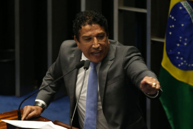 PSol representará contra Magno Malta no Senado e no STF