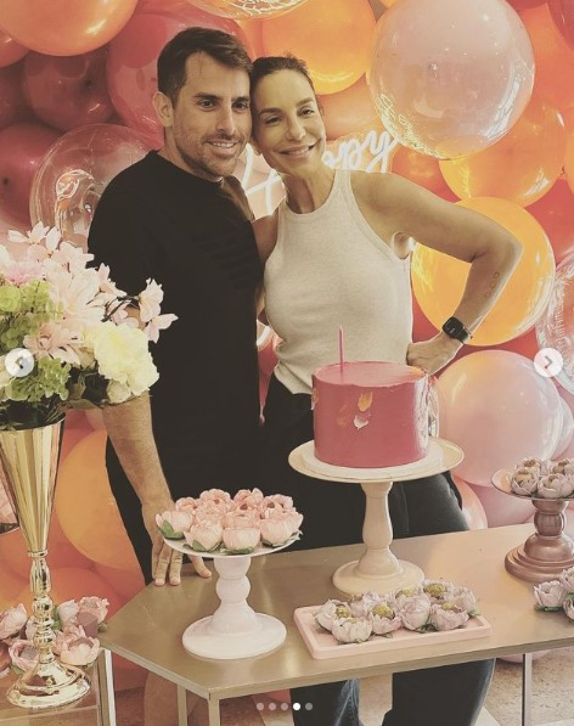 Ivete Sangalo comemora ao lado de amigos e familiares - Reprodução/Instagram