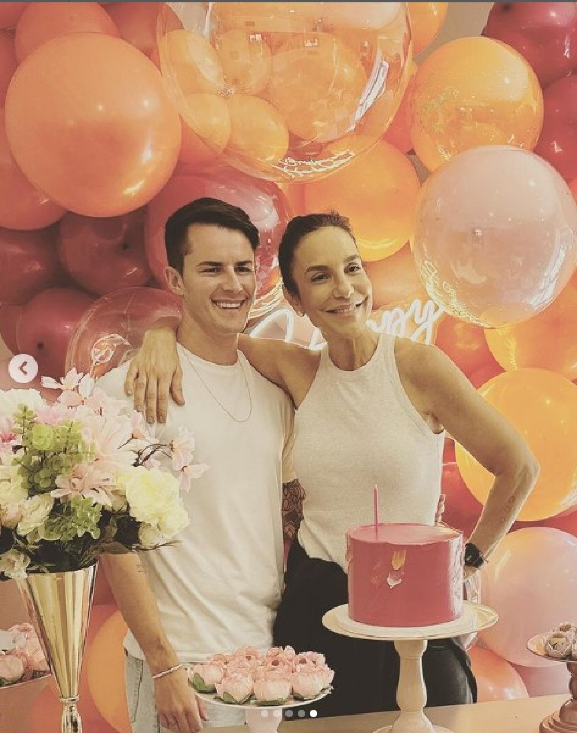 Ivete Sangalo comemora ao lado de amigos e familiares - Reprodução/Instagram