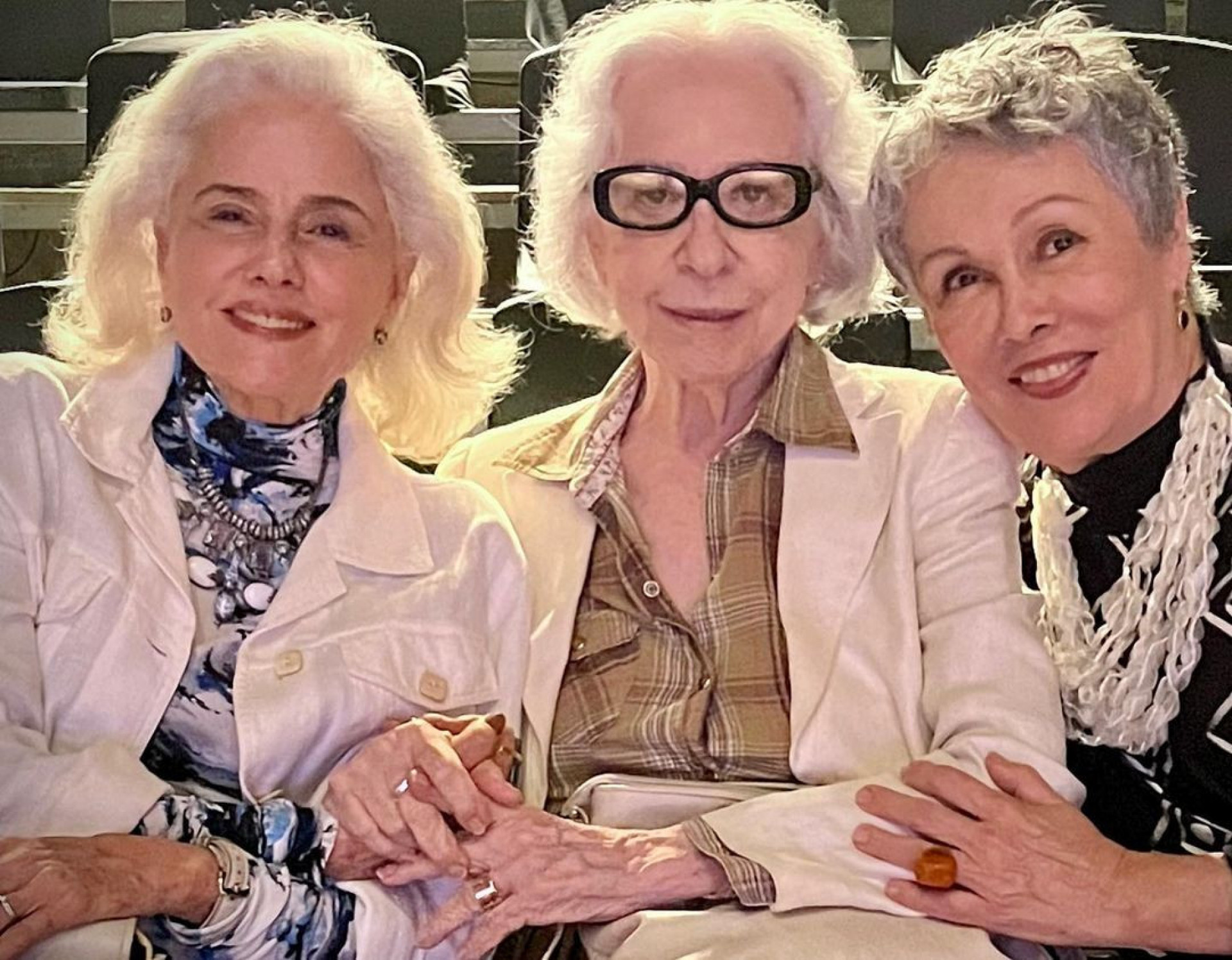 Marieta Severo, Fernanda Montenegro e Analu Prestes posam juntas em teatro no Rio - Reprodução/Instagram
