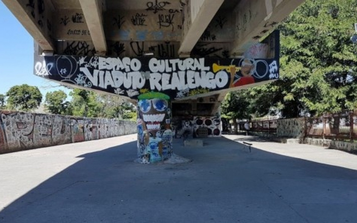 Viaduto de Realengo um dos pontos do roteiro do rol&eacute; carioca